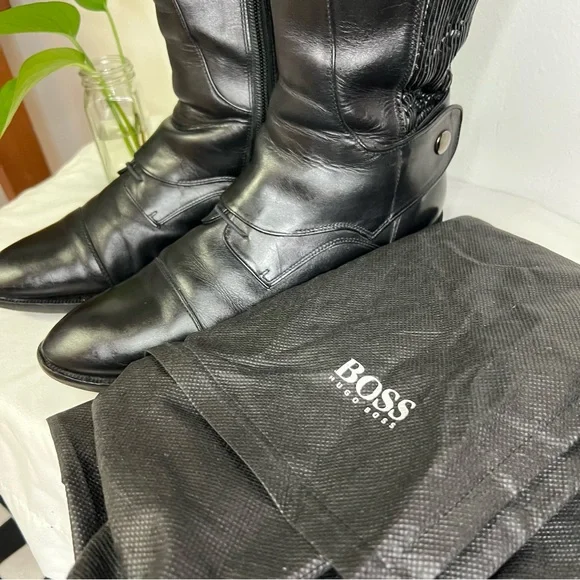 Hugo Boss Dress Knee High Black Leather Stretchy Calf Zip Boots 38 Almond Toe 8 - Picture 2 of 15